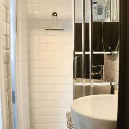 Charming Studio Near Montmartre Paris